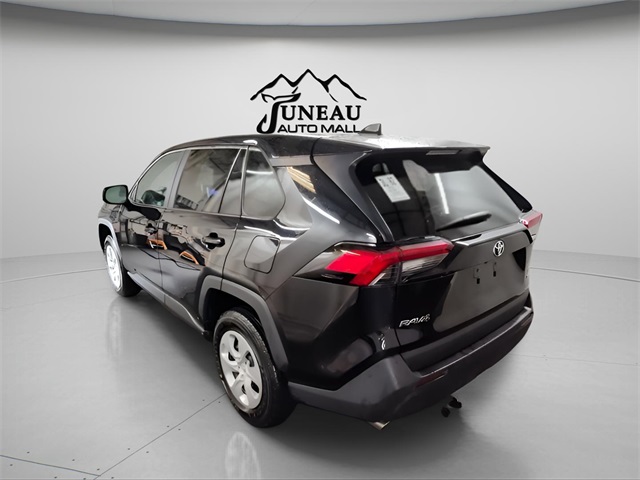 2024 Toyota RAV4 LE photo 2