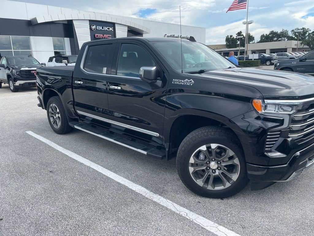 2023 Chevrolet Silverado 1500 High Country photo 2