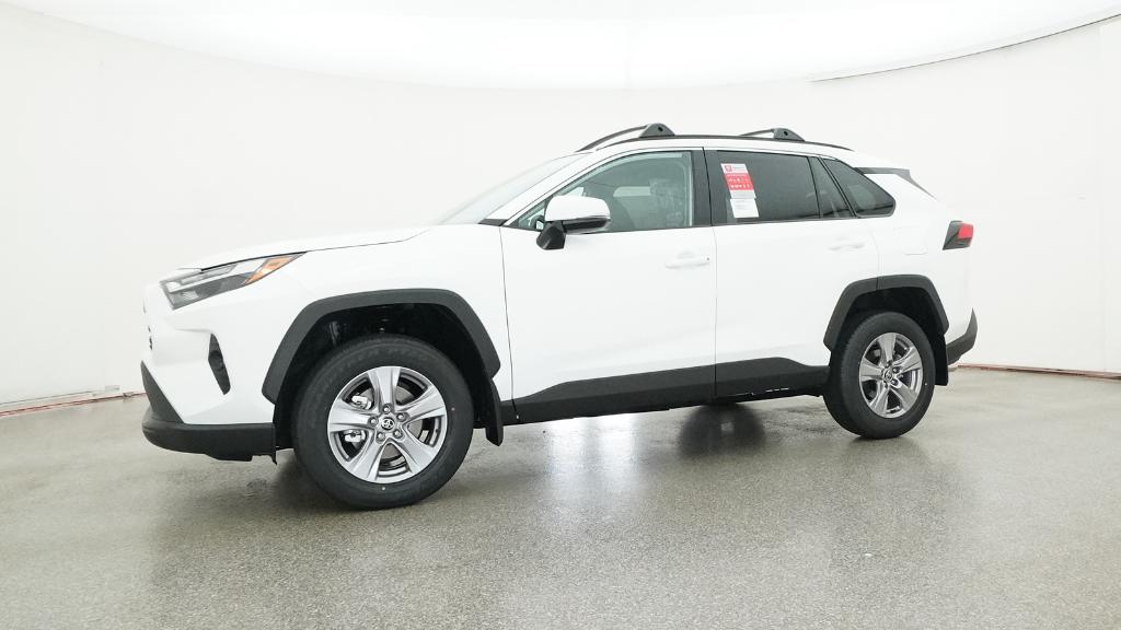 2025 Toyota RAV4 XLE photo 8