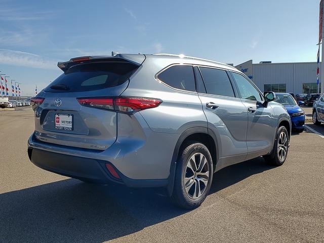 2022 Toyota Highlander XLE photo 5