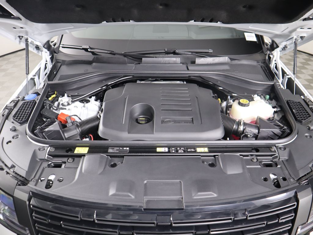 2025 Land Rover Range Rover SE photo 26