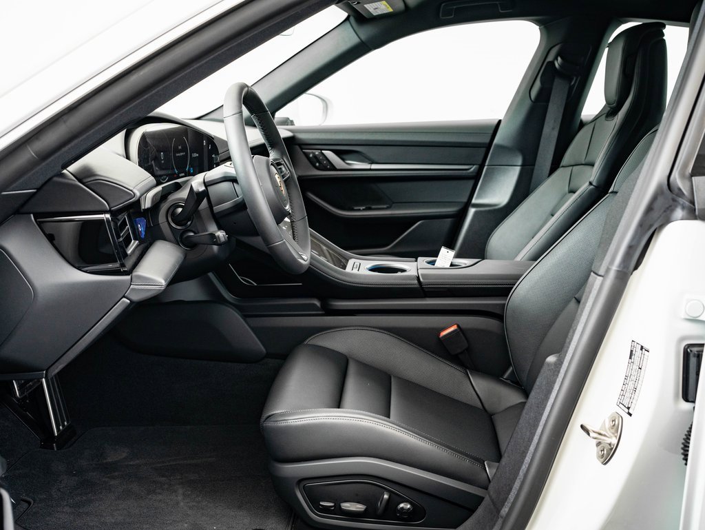 2025 Porsche Taycan 4S photo 5