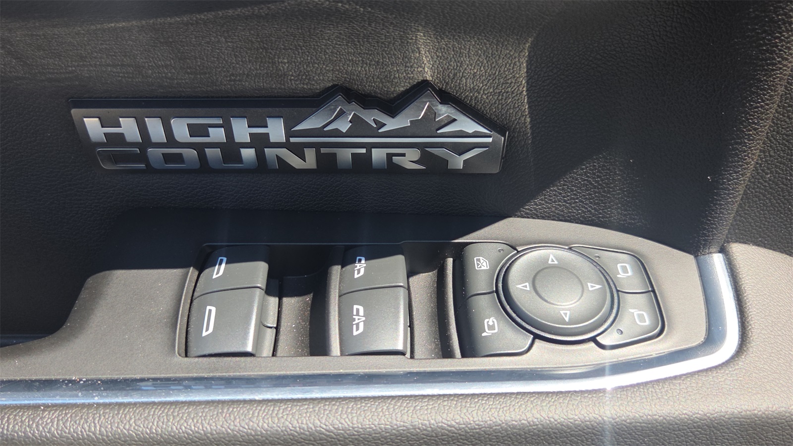 2022 Chevrolet Silverado 1500 High Country photo 31