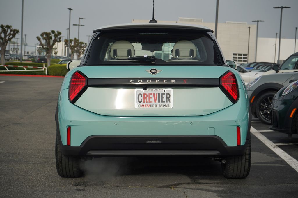 2026 Mini Cooper 2 Door Hardtop Signature photo 3