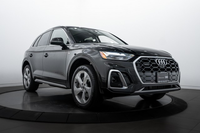 2025 Audi Q5 Premium Plus's photo