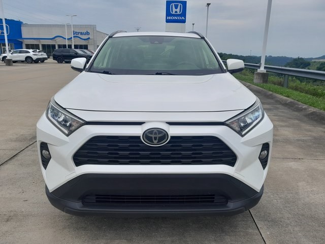 2019 Toyota RAV4 XLE photo 4
