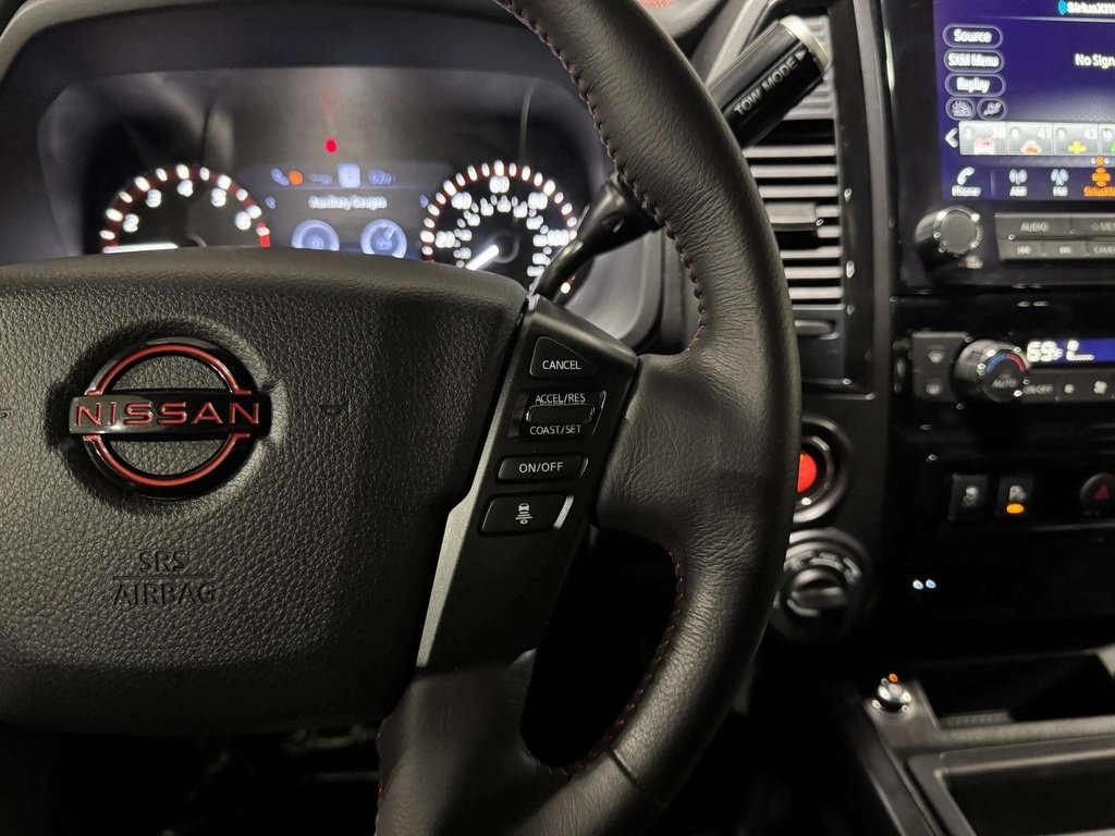 2024 Nissan Titan Crew Cab photo 17