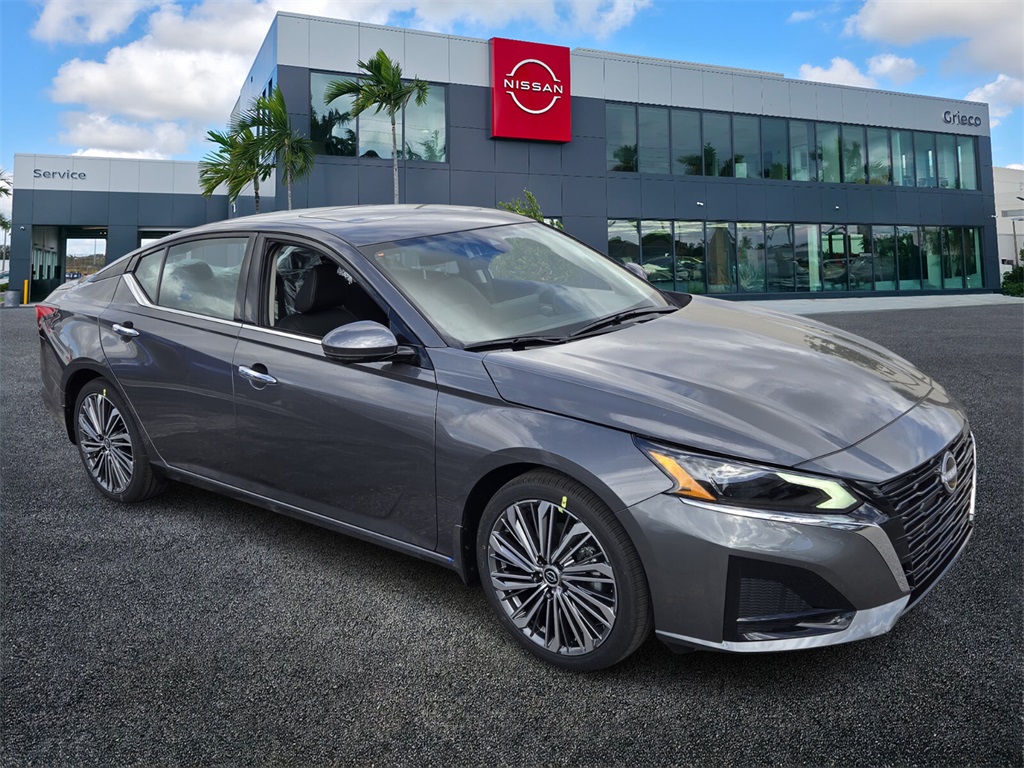 2025 Nissan Altima SL photo 2