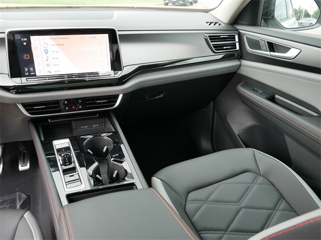 2025 Volkswagen Atlas Peak Edition SE photo 7