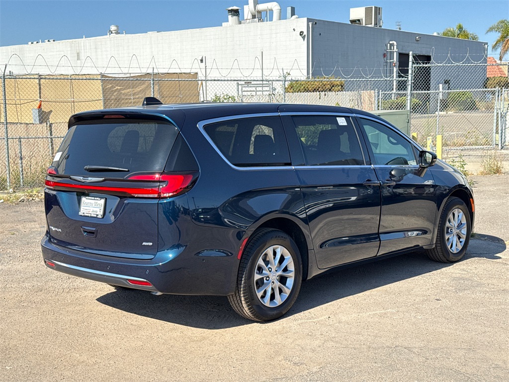 2025 Chrysler Pacifica photo 11