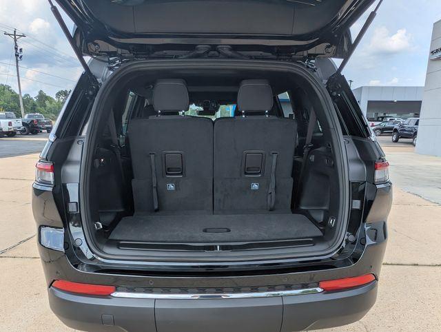 2025 Jeep Grand Cherokee Laredo X photo 30