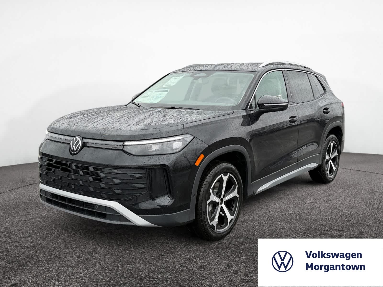 2026 Volkswagen Tiguan SE's photo