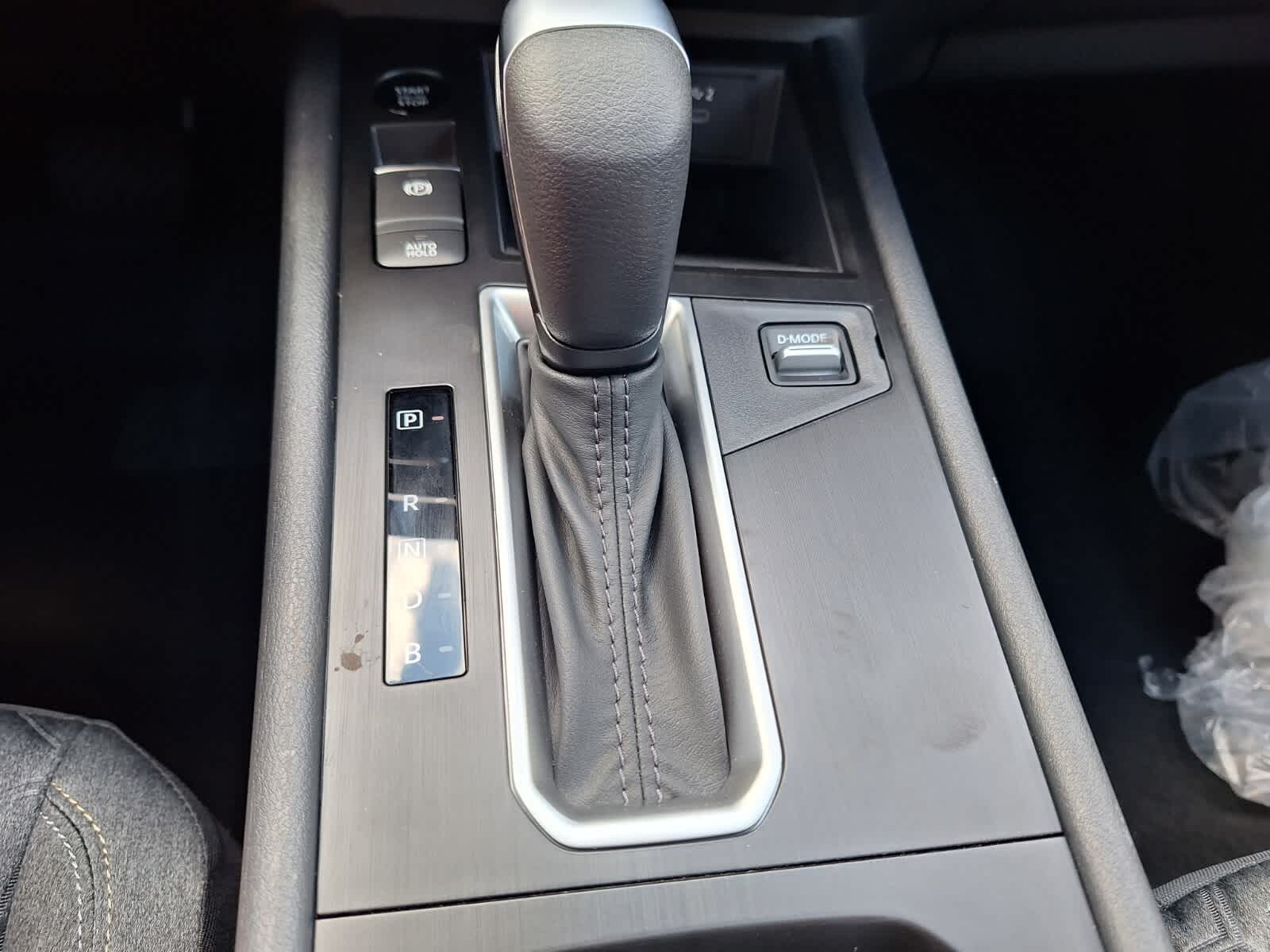 2026 Nissan Kicks SV photo 17