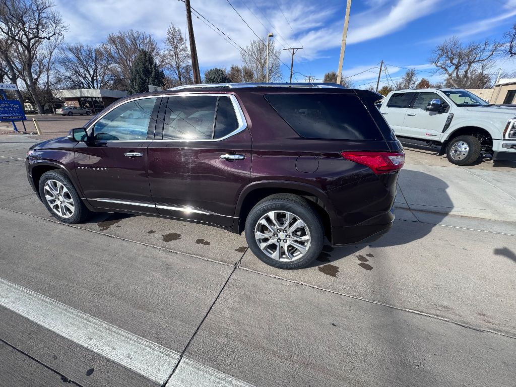 2021 Chevrolet Traverse Premier photo 3