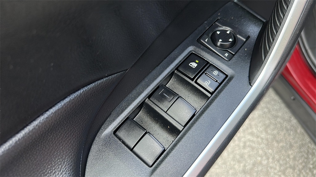 2023 Toyota RAV4 LE photo 18