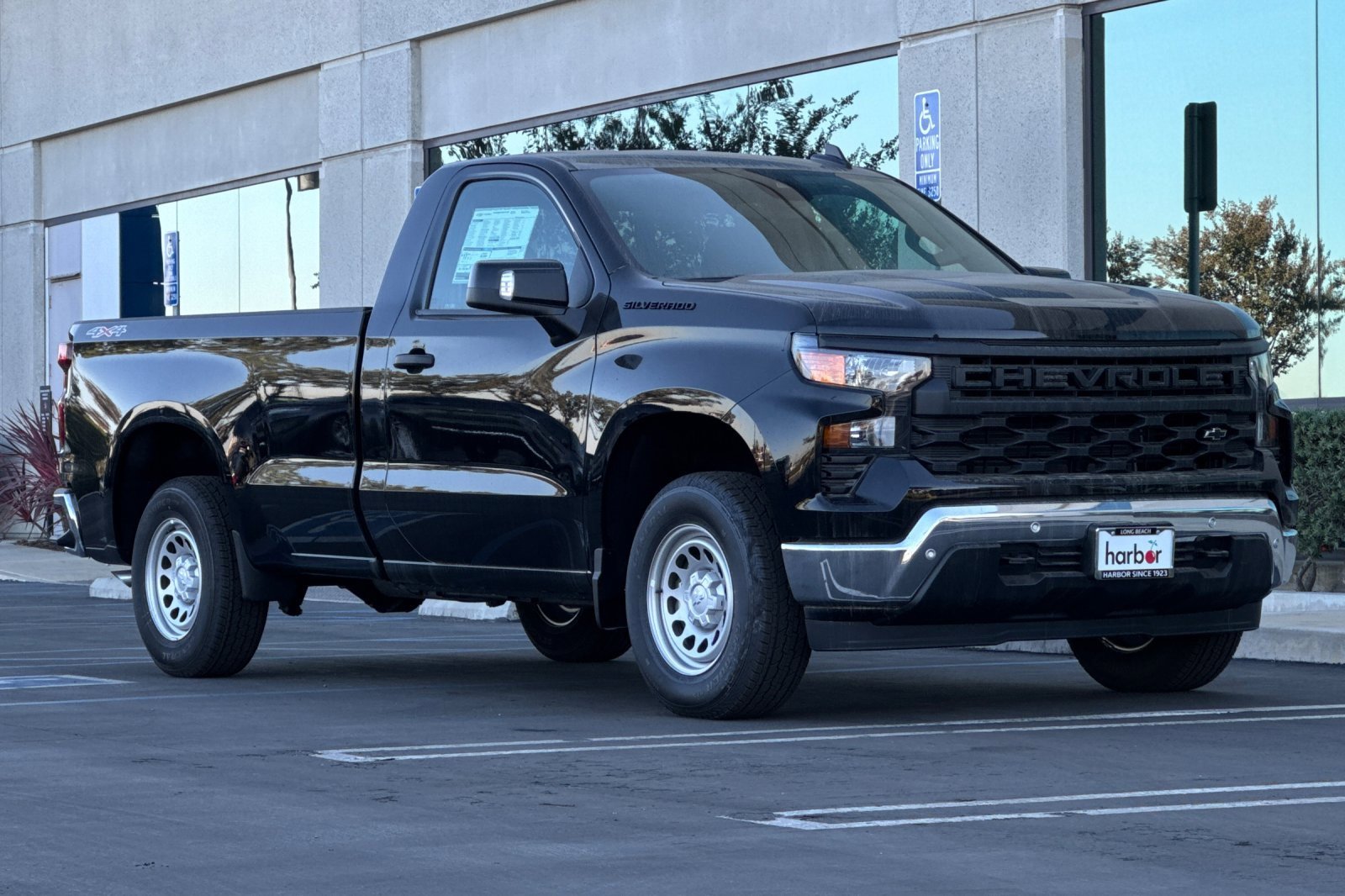 2025 Chevrolet Silverado 1500 photo 2