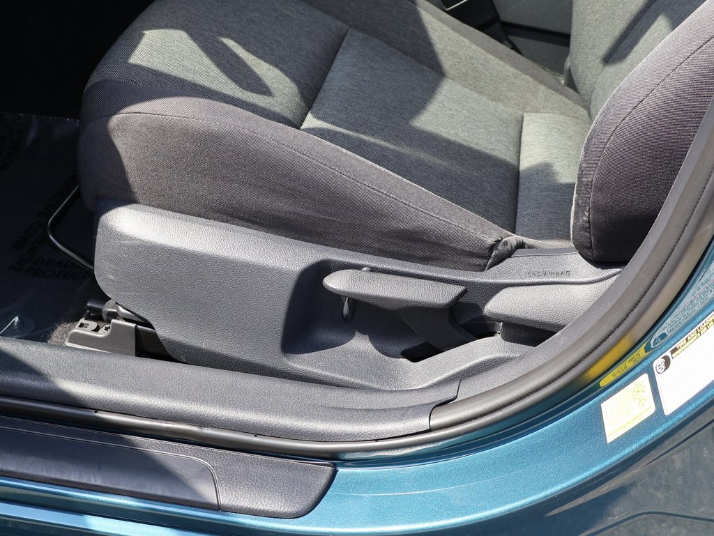 2025 Toyota Camry LE photo 23
