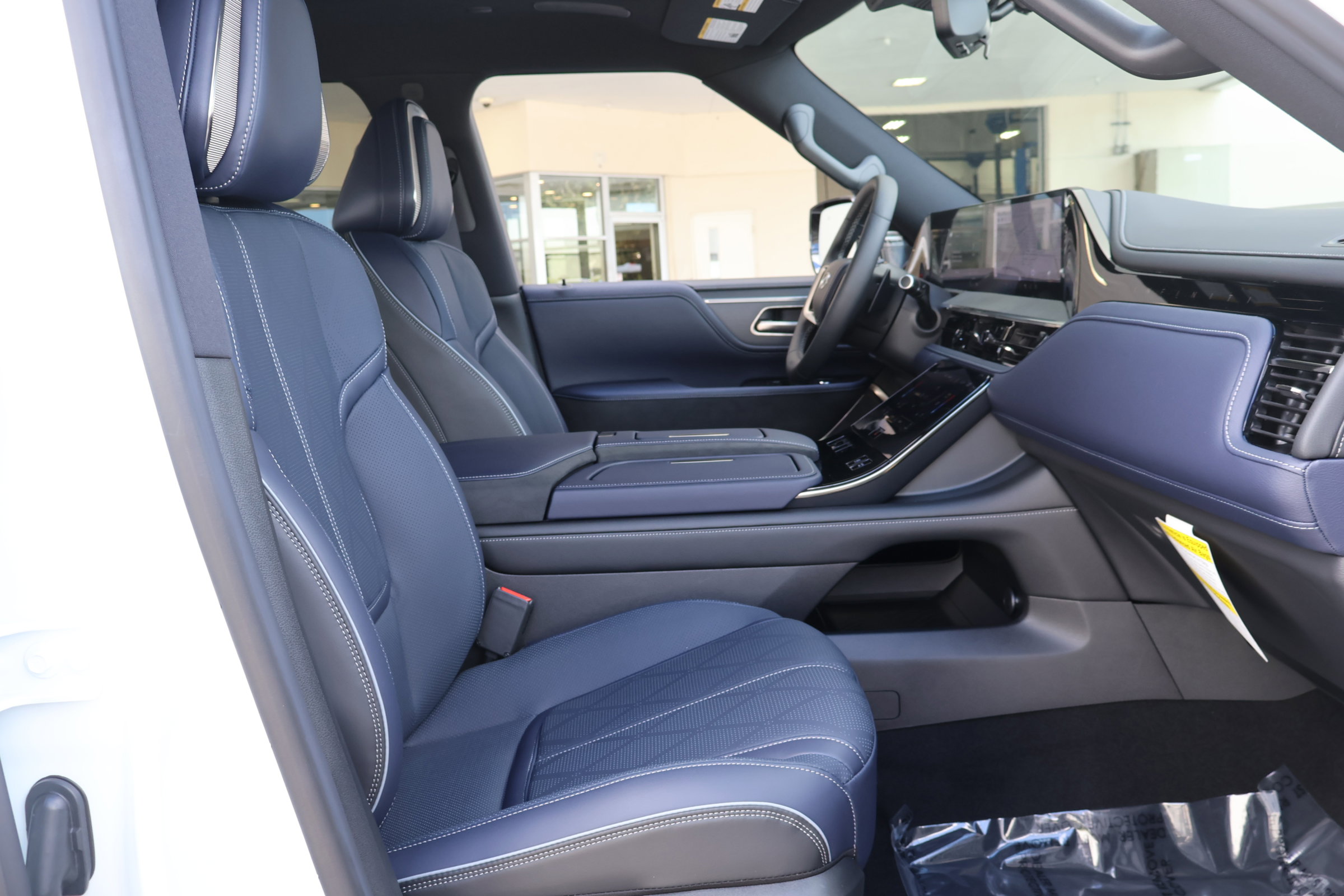 2026 Infiniti QX80 Sensory photo 20