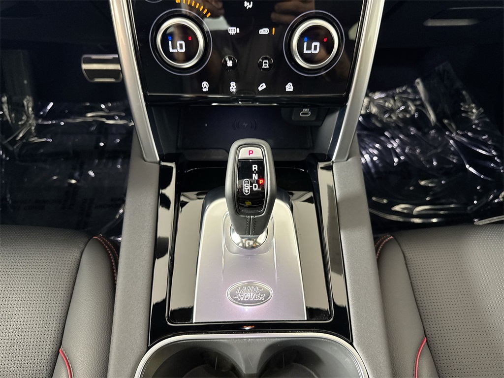 2023 Land Rover Discovery Sport SE R-Dynamic photo 18