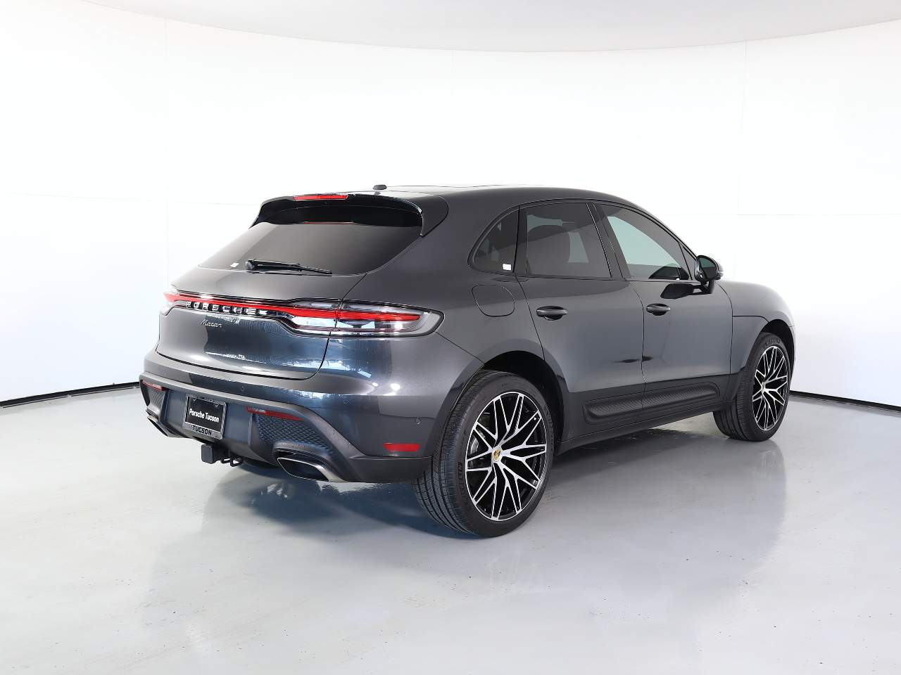 2023 Porsche Macan T photo 6