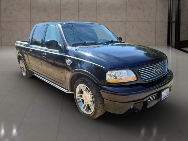 2003 Ford F-150 photo 2