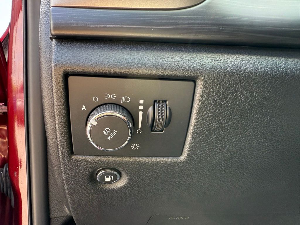 Used 2022 Red Jeep Laredo X image 13