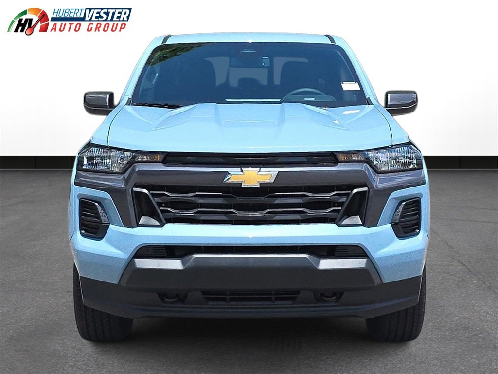 2025 Chevrolet Colorado Work Truck LT photo 3