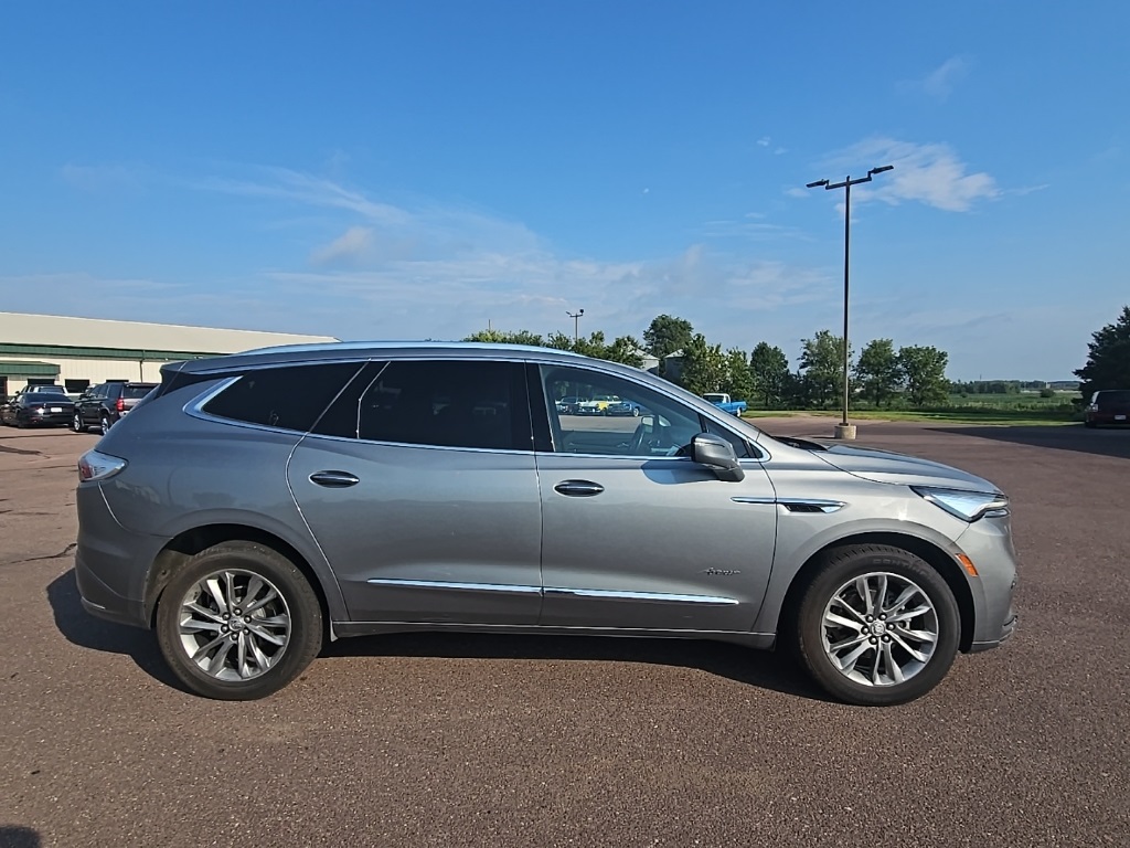 2023 Buick Enclave Avenir photo 8