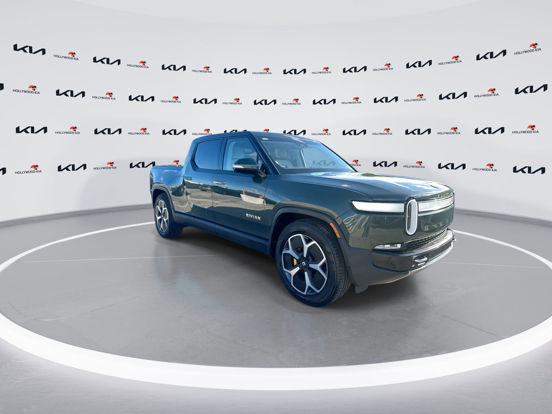 Used 2023 Rivian R1T Adventure with VIN 7FCTGAAAXPN026523 for sale in Hollywood, FL