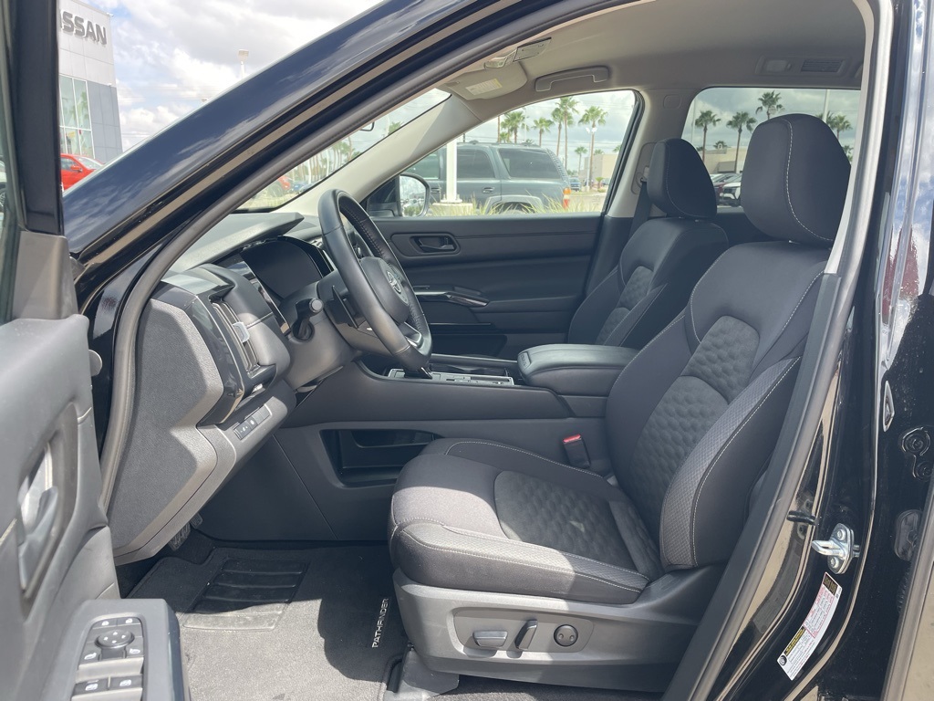 2024 Nissan Pathfinder SV photo 12