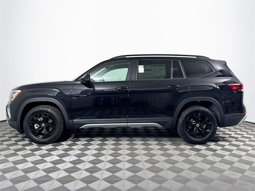 2025 Volkswagen Atlas Peak Edition SE photo 2