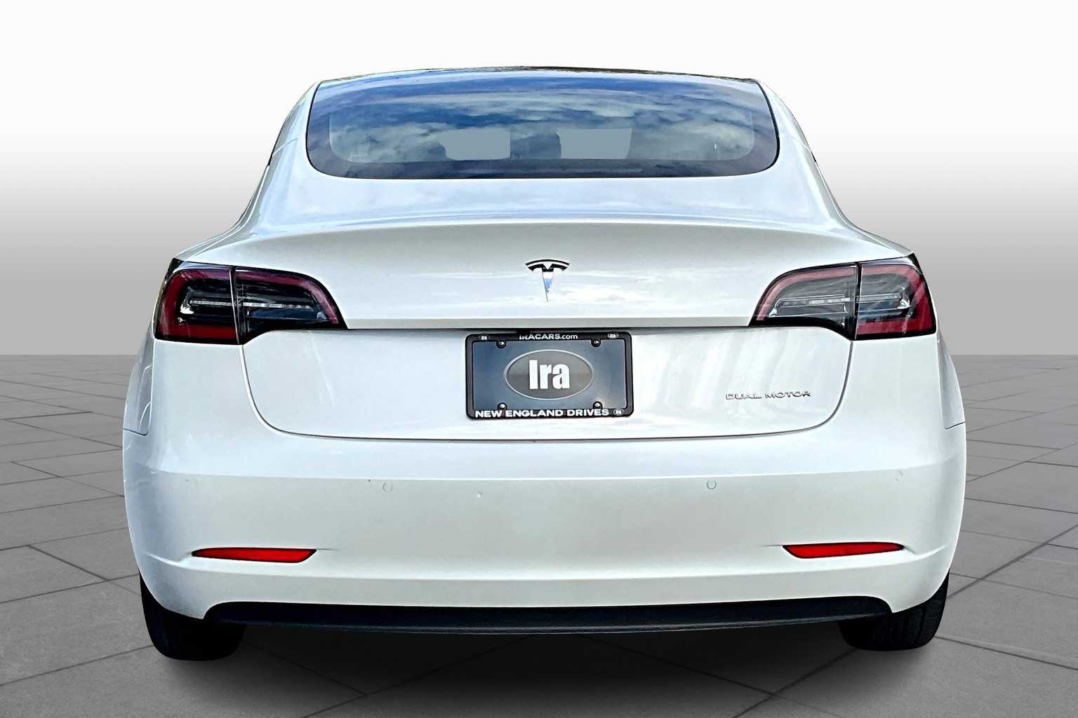 2022 Tesla Model 3 Long Range photo 4