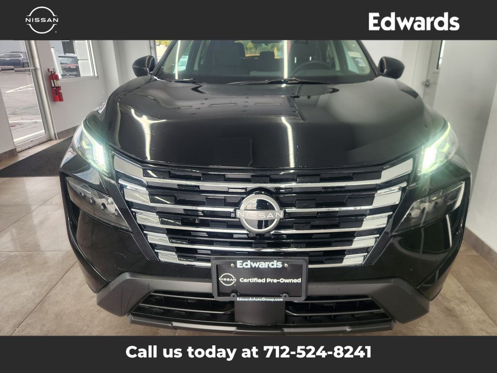 2025 Nissan Rogue S photo 3