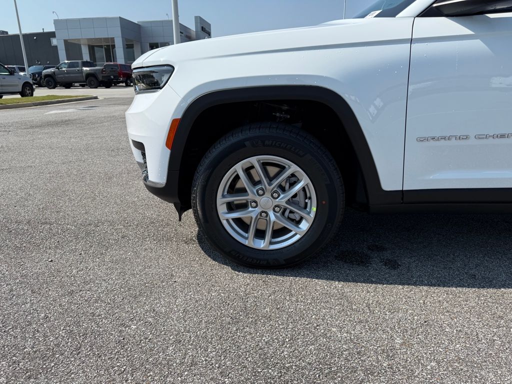 2025 Jeep Grand Cherokee Laredo X photo 26