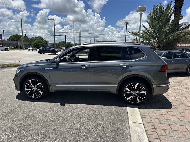2022 Volkswagen Tiguan SEL Premium R-Line photo 9