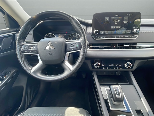 2024 Mitsubishi Outlander SE photo 32