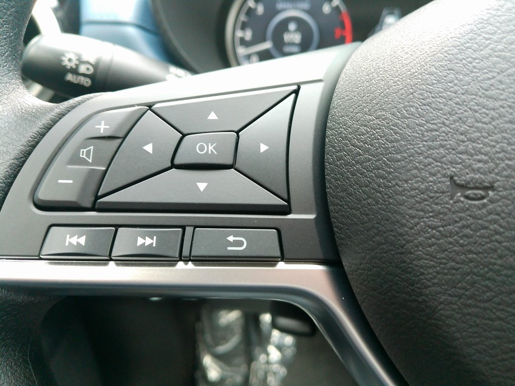 2025 Nissan Versa SV photo 30