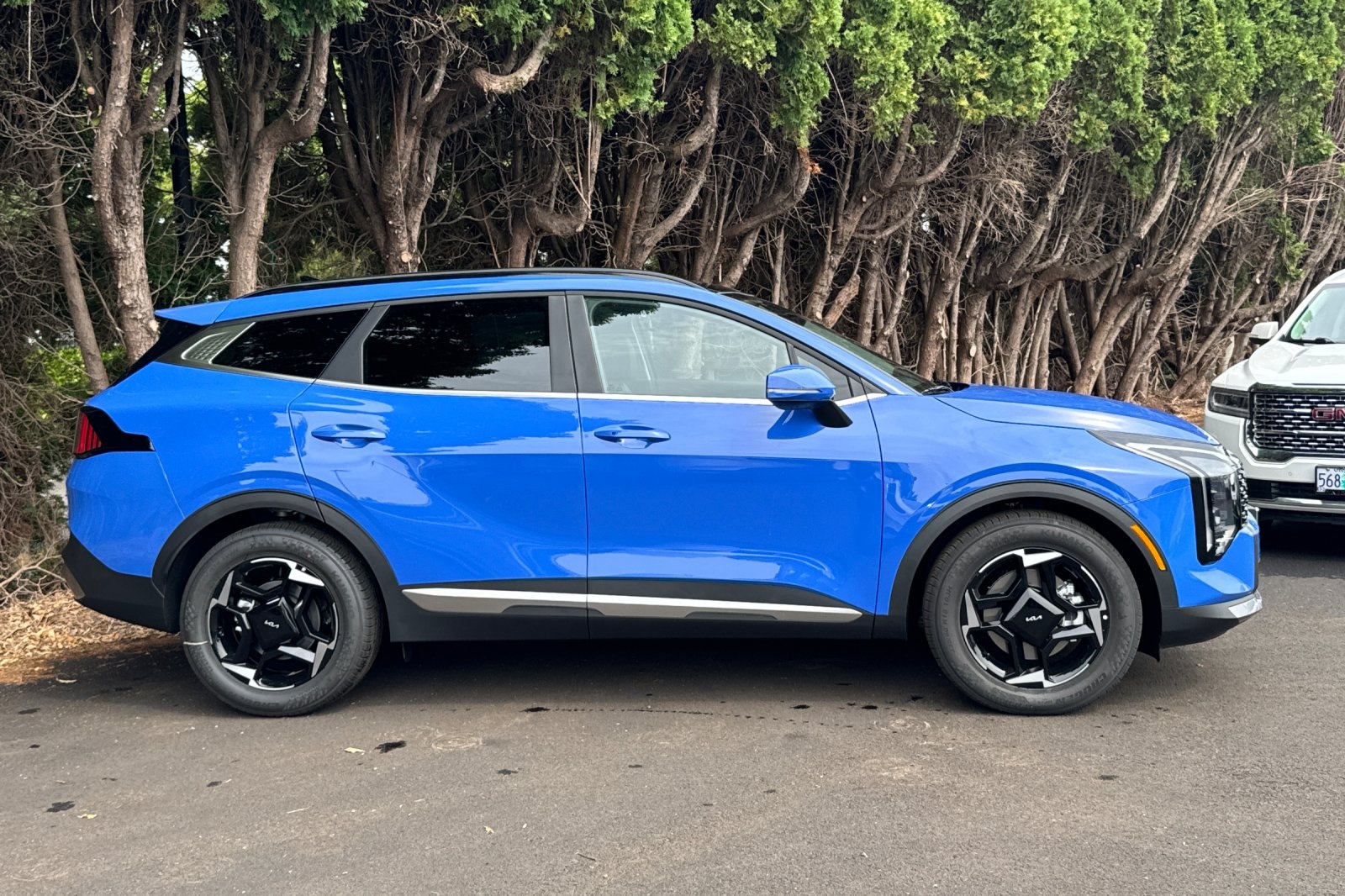 2026 Kia Sportage EX photo 2