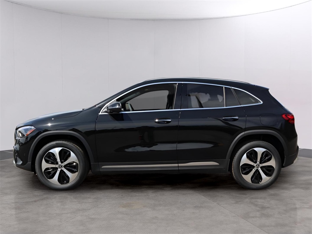 2026 Mercedes Benz GLA 250 4MATIC photo 3
