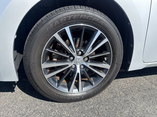 2016 Toyota Corolla L photo 27