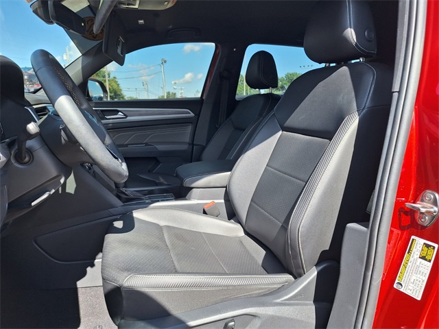2023 Volkswagen Atlas Cross Sport SE Technology photo 13