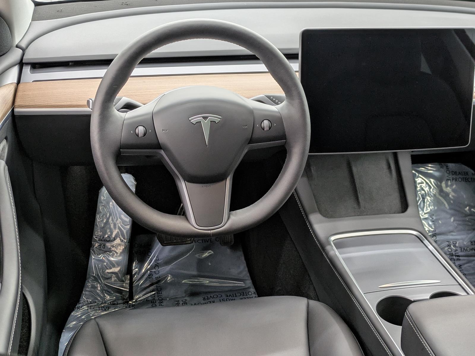 2023 Tesla Model Y Long Range photo 4