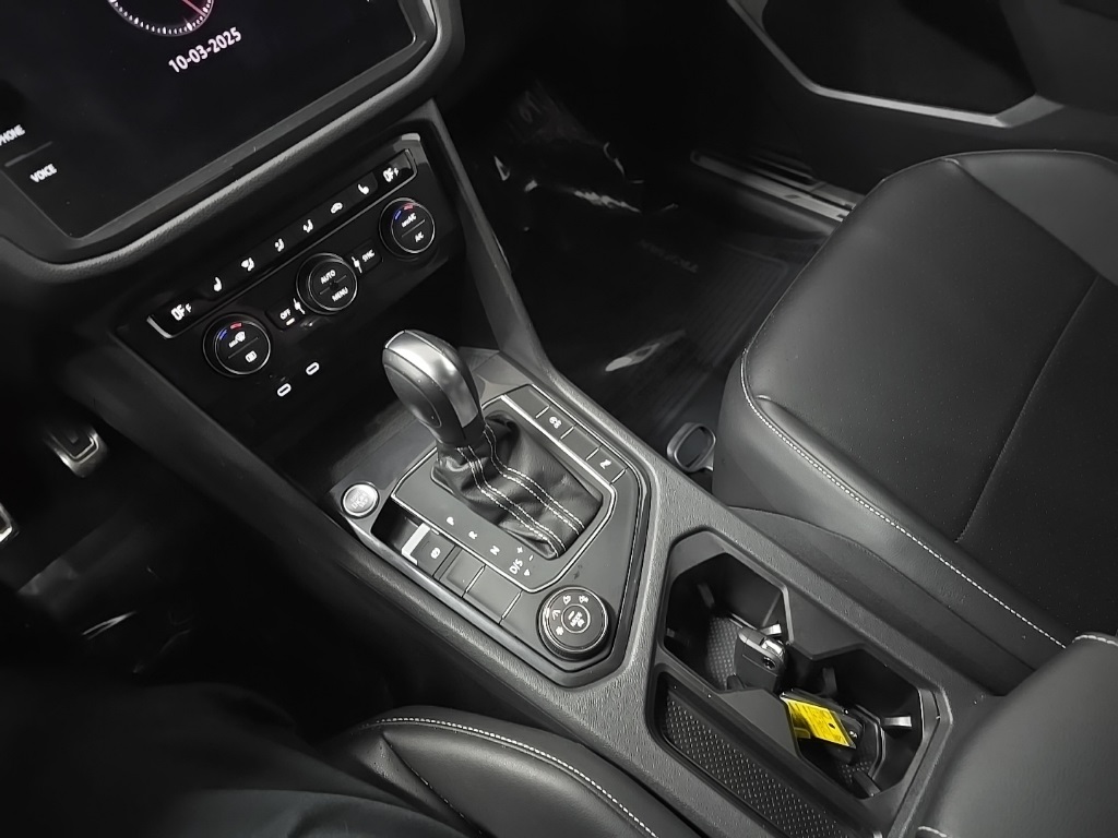 2021 Volkswagen Tiguan SE R-Line Black photo 25