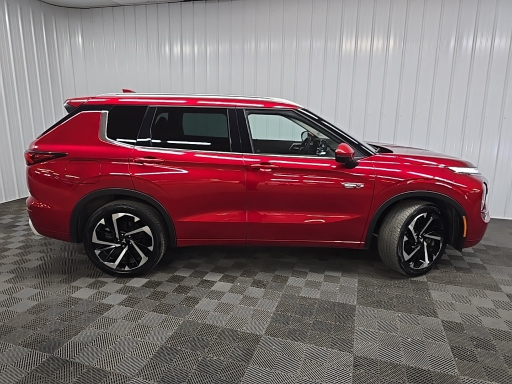 2023 Mitsubishi Outlander PHEV SEL photo 2