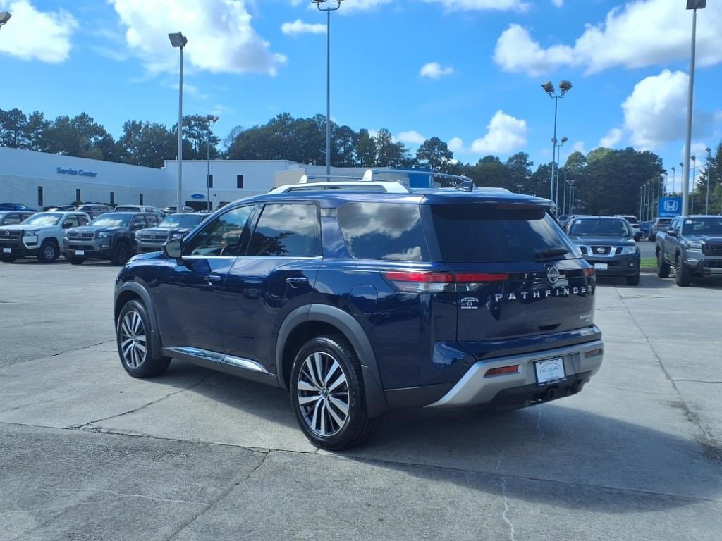 2022 Nissan Pathfinder Platinum photo 6