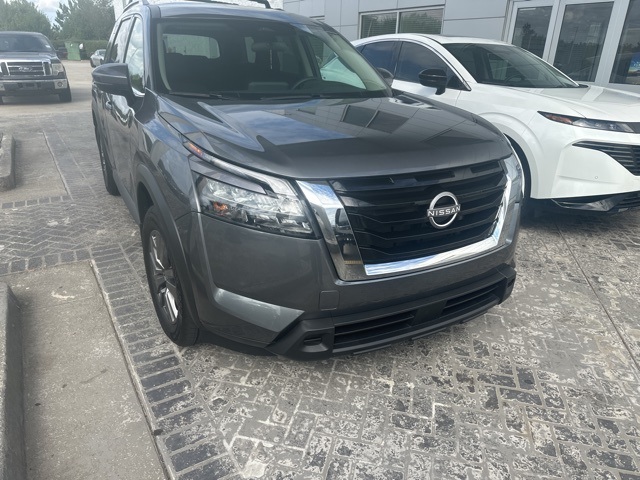2025 Nissan Pathfinder SV photo 2