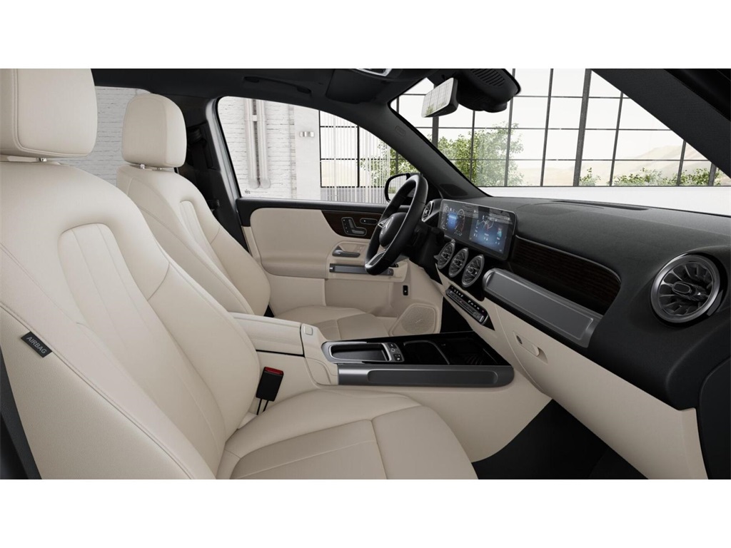 2025 Mercedes Benz GLB 250 photo 4