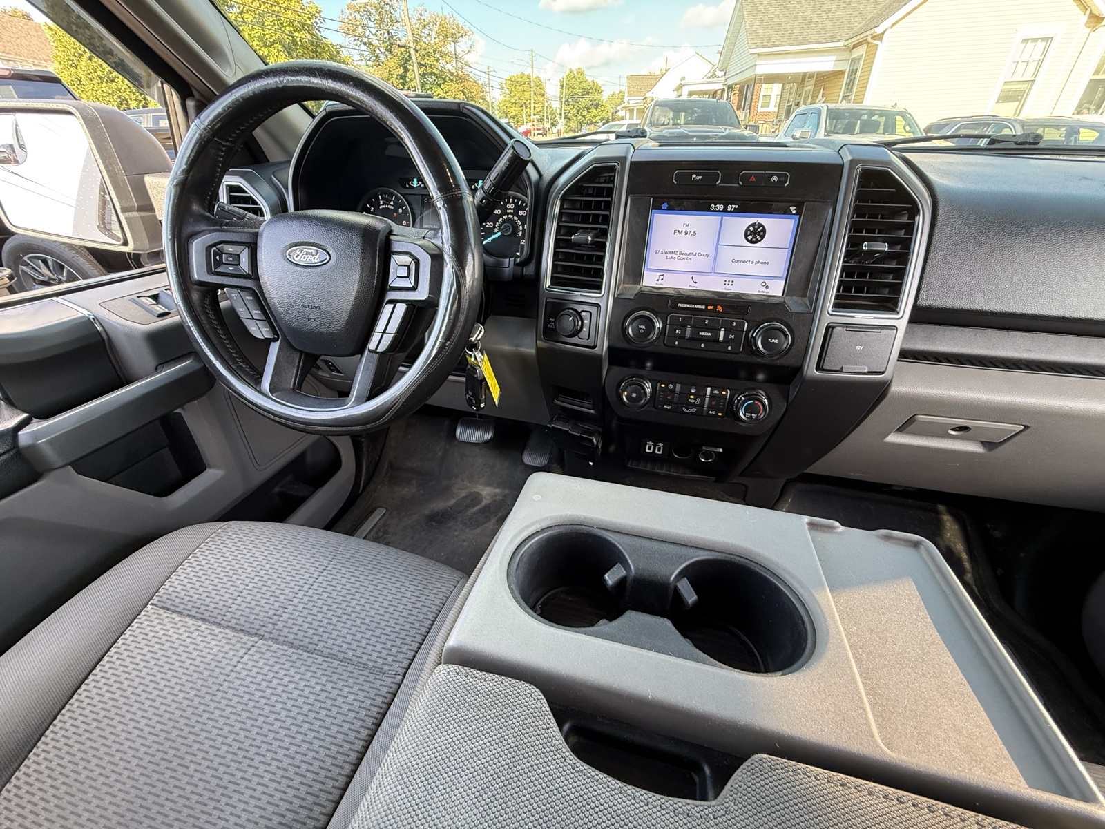 2019 Ford F-150 XLT photo 2