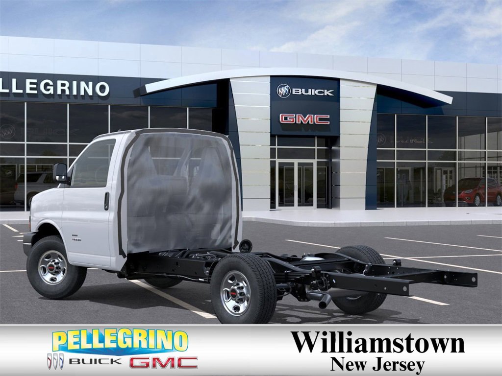 2025 Gmc Savana Cutaway 3500 photo 3