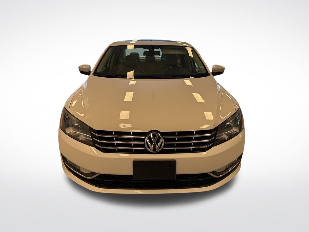 2014 Volkswagen Passat V6 SEL Premium photo 2